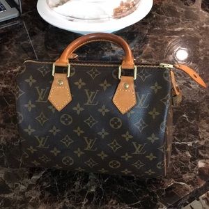 Louis Vuitton Speedy 25